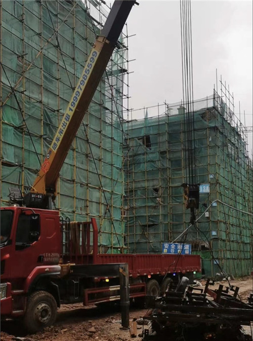 昆都仑区“慢工细活”—— 吊车的 “微动控制” 技术